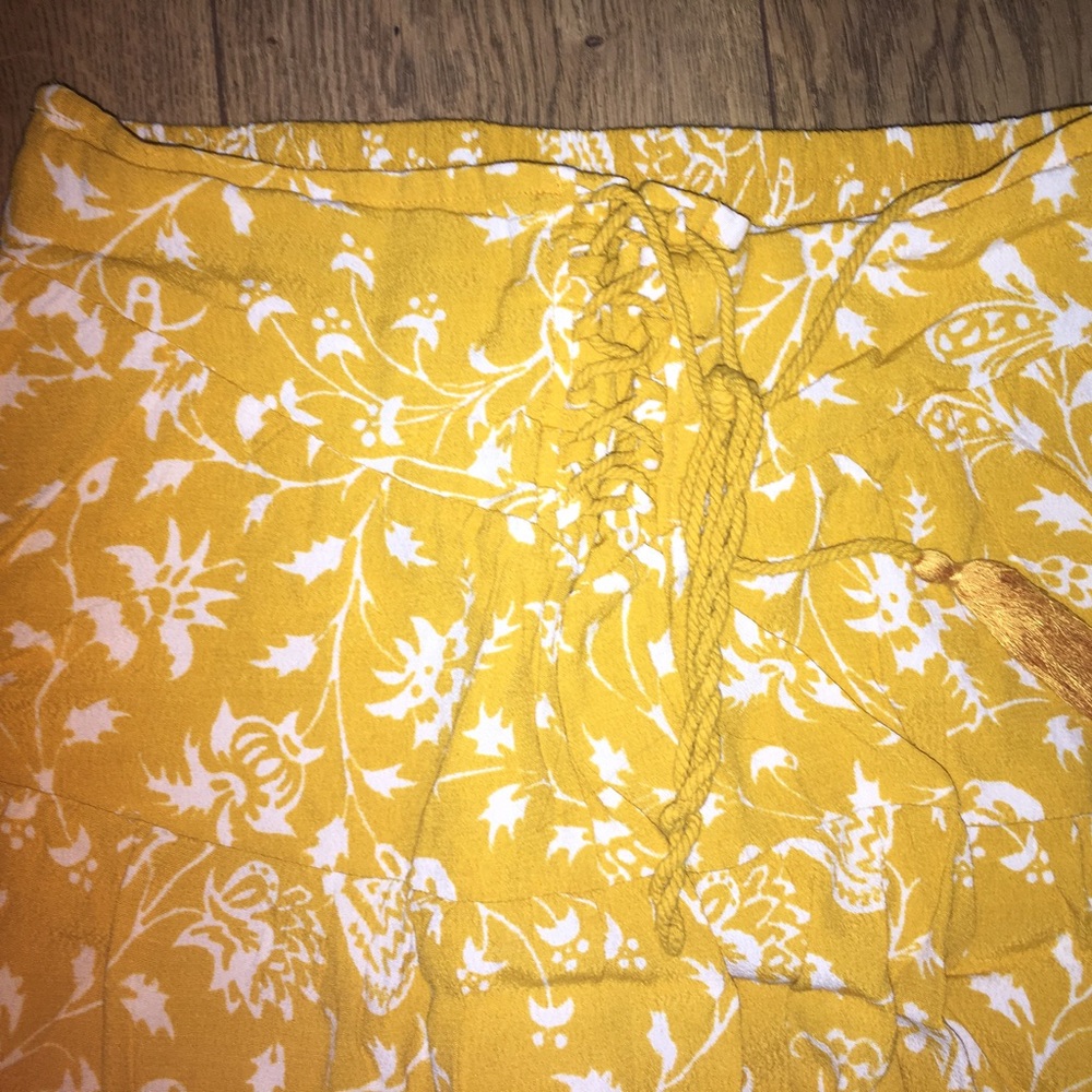 4 for $20/Yellow Floral forever 21 skirt - Picture 4 of 11